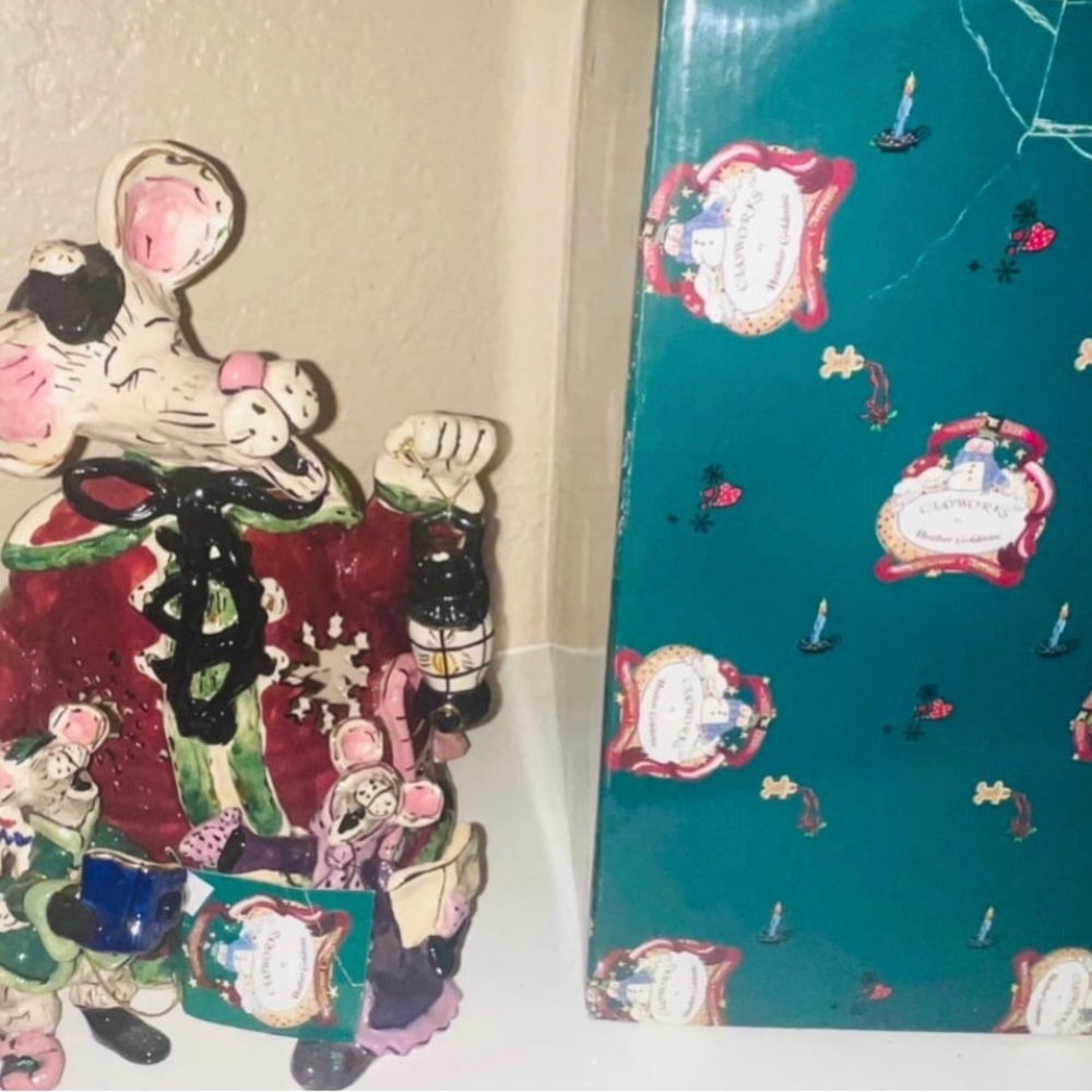 Festive Mouse Figurine - Multicolor